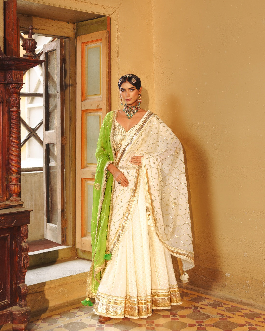 WHITE VINTAGE LAHENGA SET
