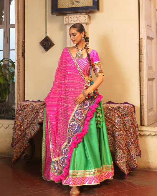 PINK LAHER KUTCHI LEHENGA SET